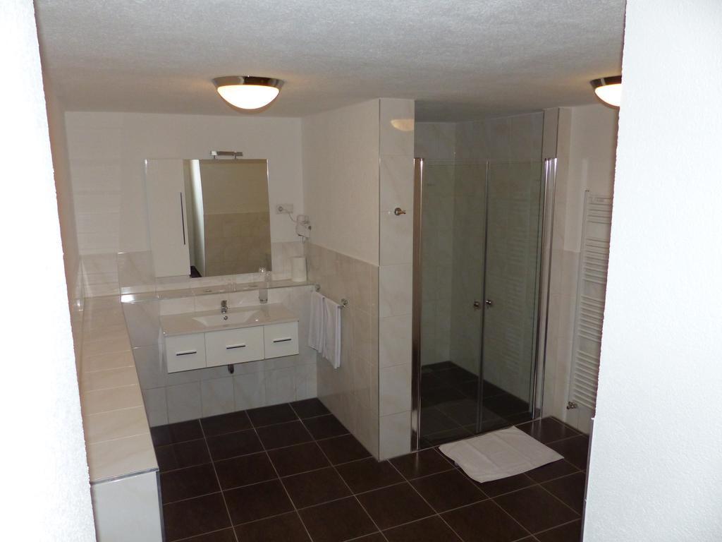 stadthotel miya Bad Mergentheim Zimmer foto